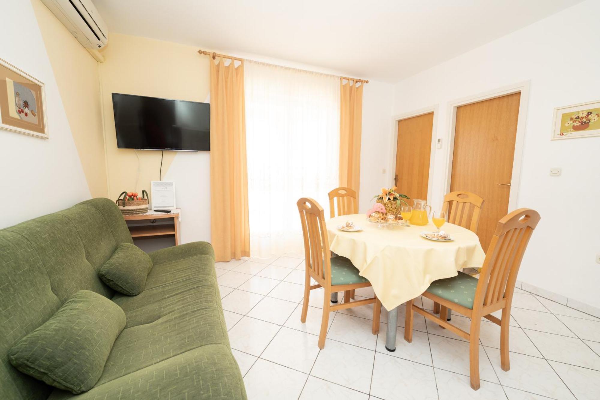 Apartments Biserka Novalja Room photo